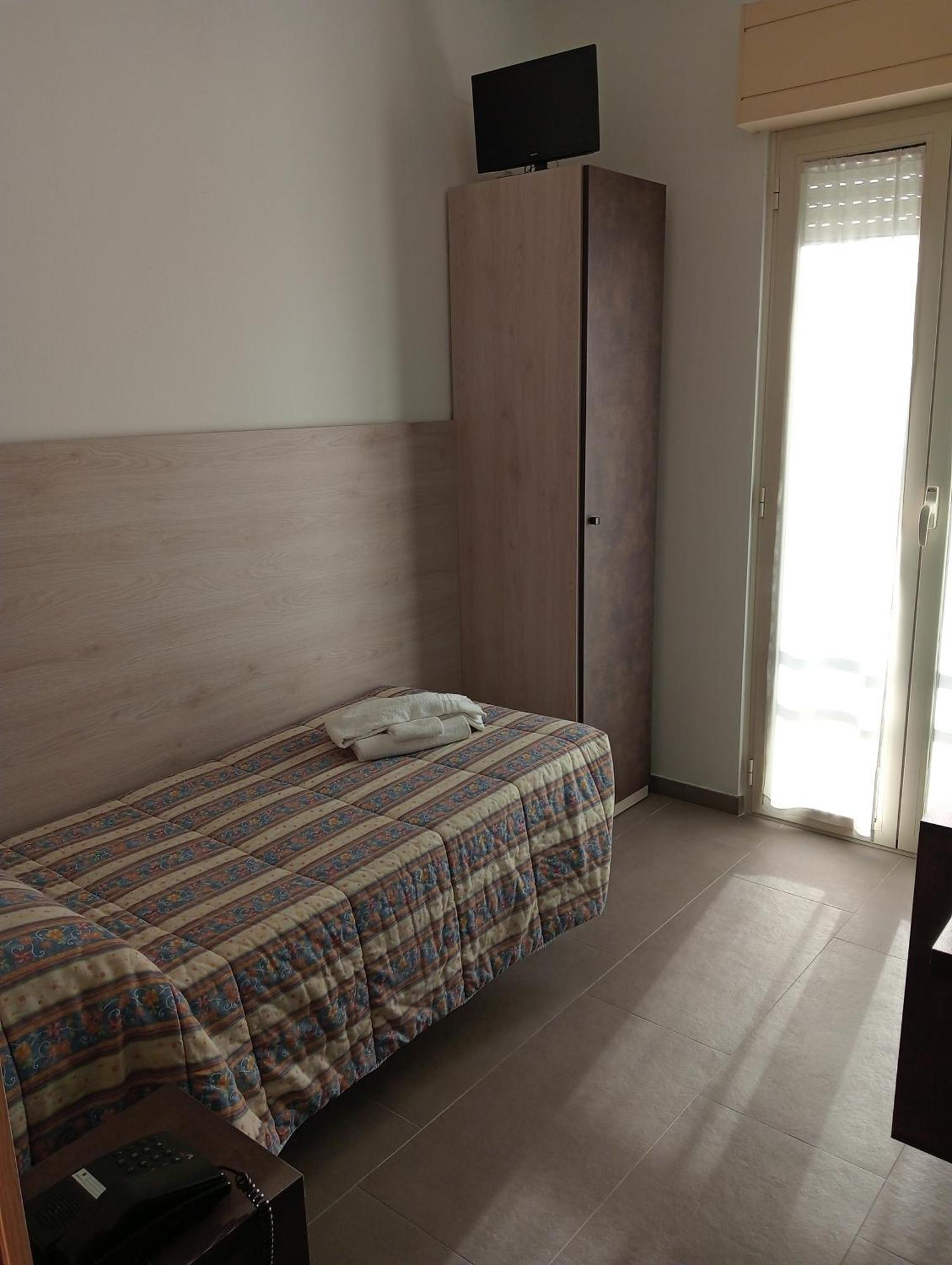 Hotel Bel Mare Римини Екстериор снимка
